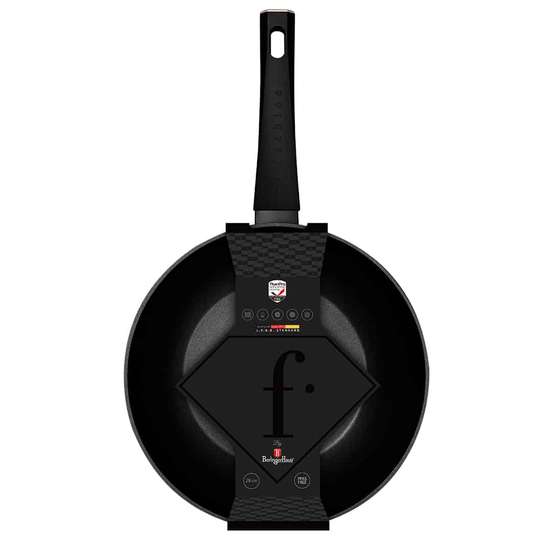 Tapadásmentes wok, 28 cm (Fekete, rozéarany). Az edény alja a gyártó csomagolási címkéjével.