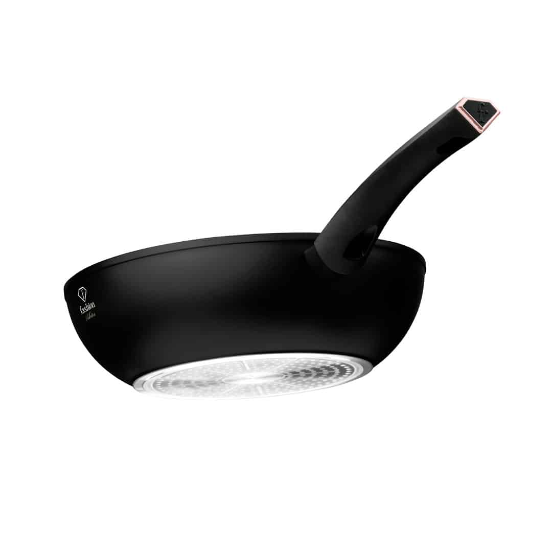 Tapadásmentes wok, 28 cm (Fekete, rozéarany). Az edény alja és fogantyúja látható.