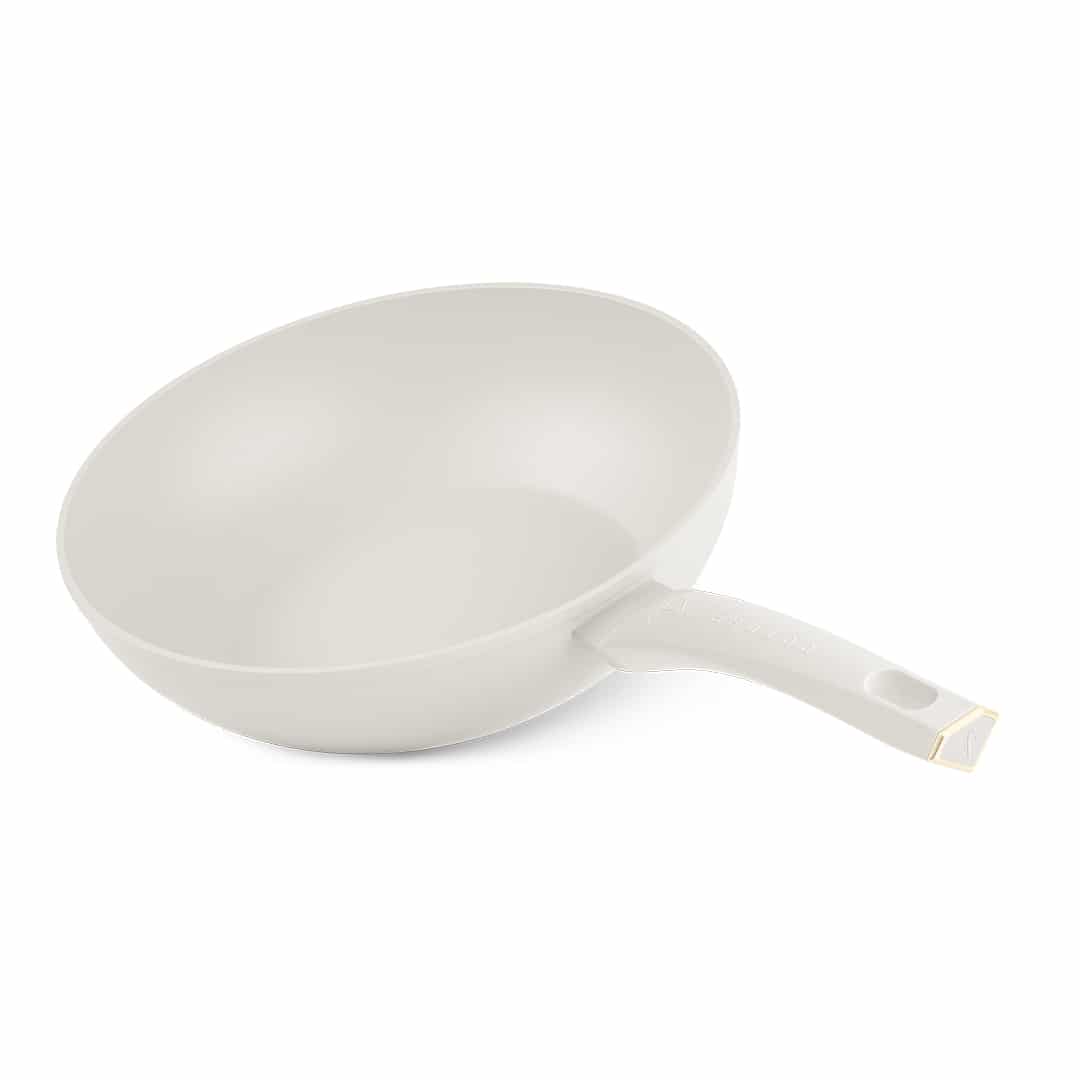 Tapadásmentes wok, 28 cm (Krém, arany). A nyitott edény belseje látható.