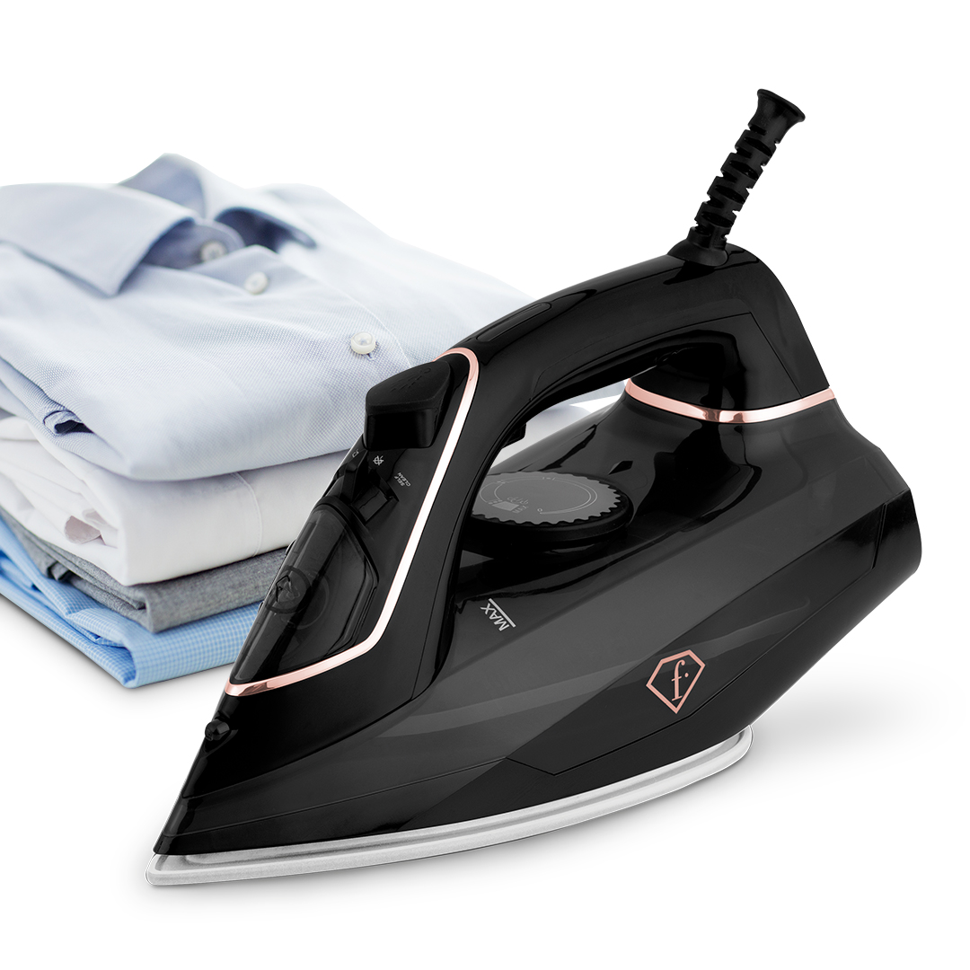 Steam iron with ceramic soleplate, black and rose gold, photo 2