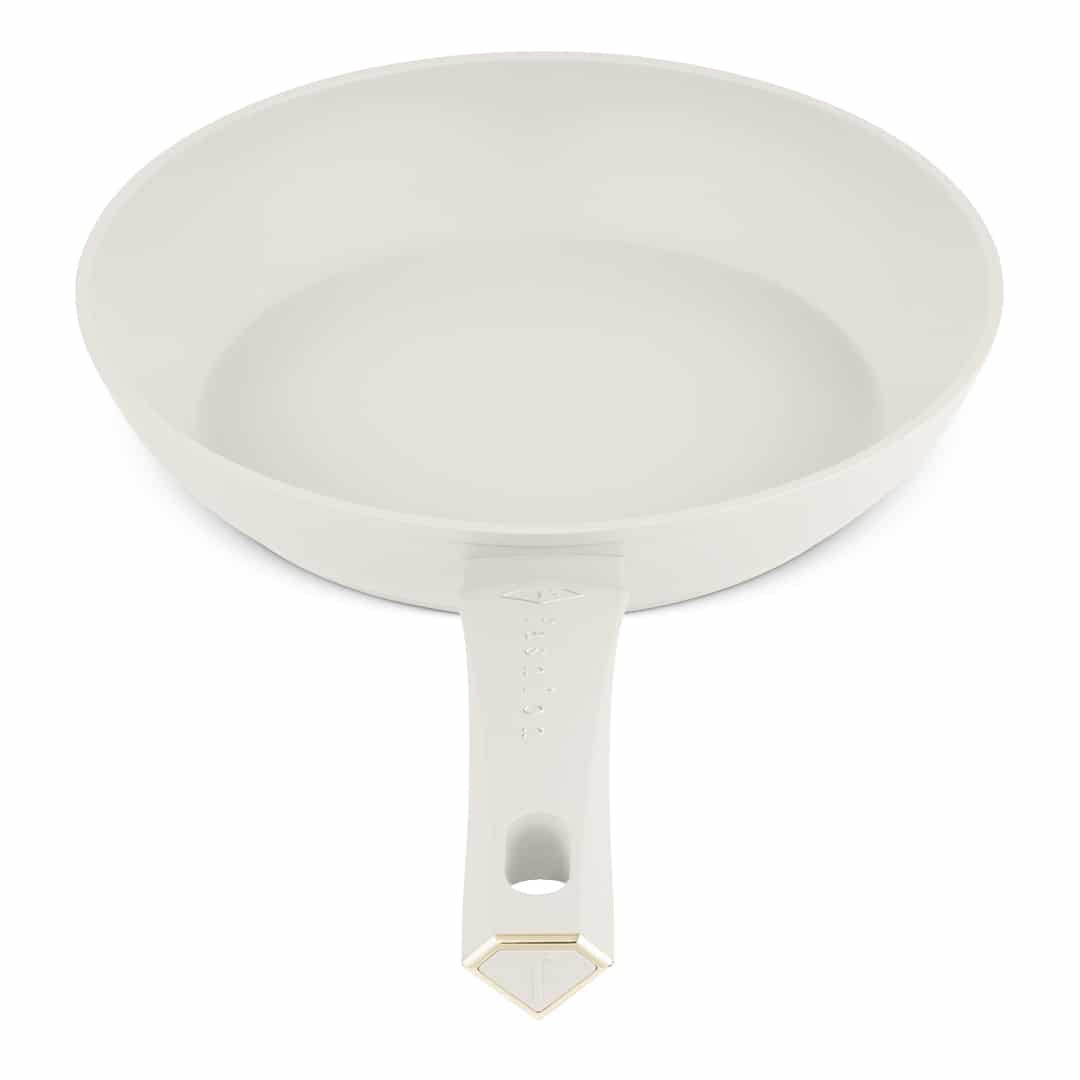 Tapadásmentes serpenyő, 28 cm (Krém, arany). A termék elölnézetből.