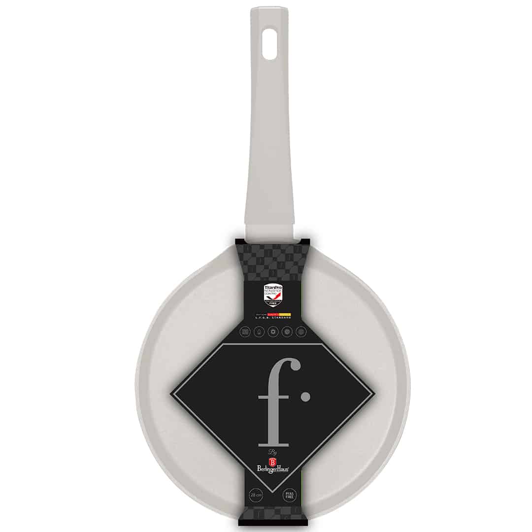 Tapadásmentes palacsintasütő, 28 cm (Krém, arany). Az edény alja a gyártó csomagolási címkéjével.