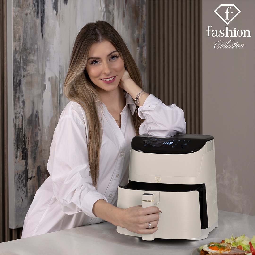 Digitális légsütő, 6 l (Krém, arany). A termék bemutatása egy konyhai jelenetben.